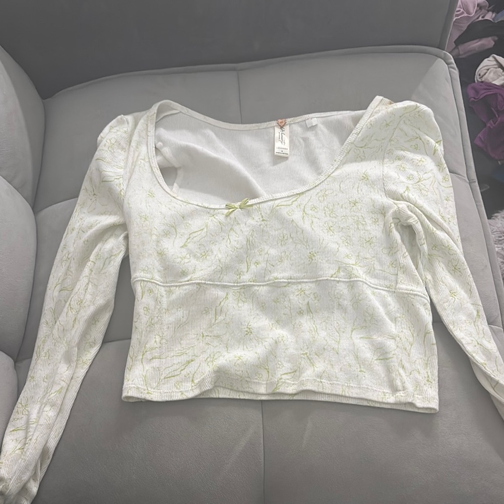 Women's White Floral Top